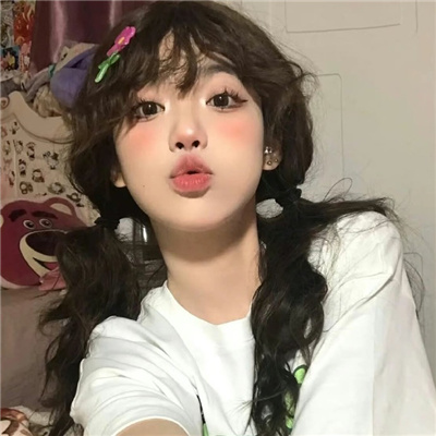 玉溪伴游女生卞寄蕾的资料